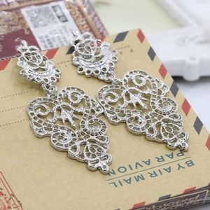 5 Stars! Trendy Boho Silver Leaf Dangly Earrings